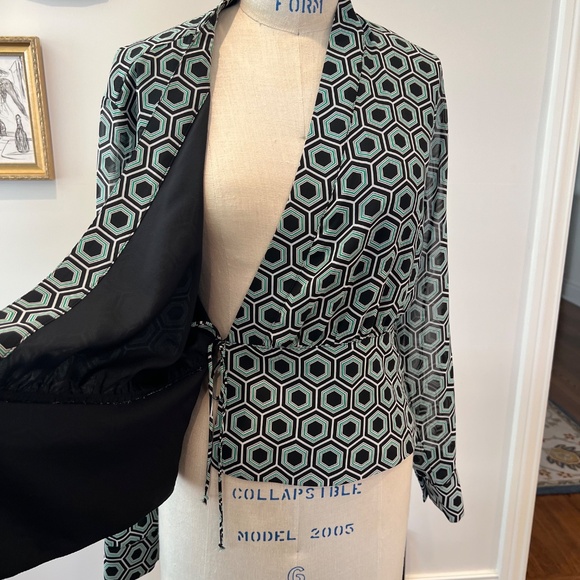 INC lined green and black hexagon blouse. Size Medium - Picture 4 of 11